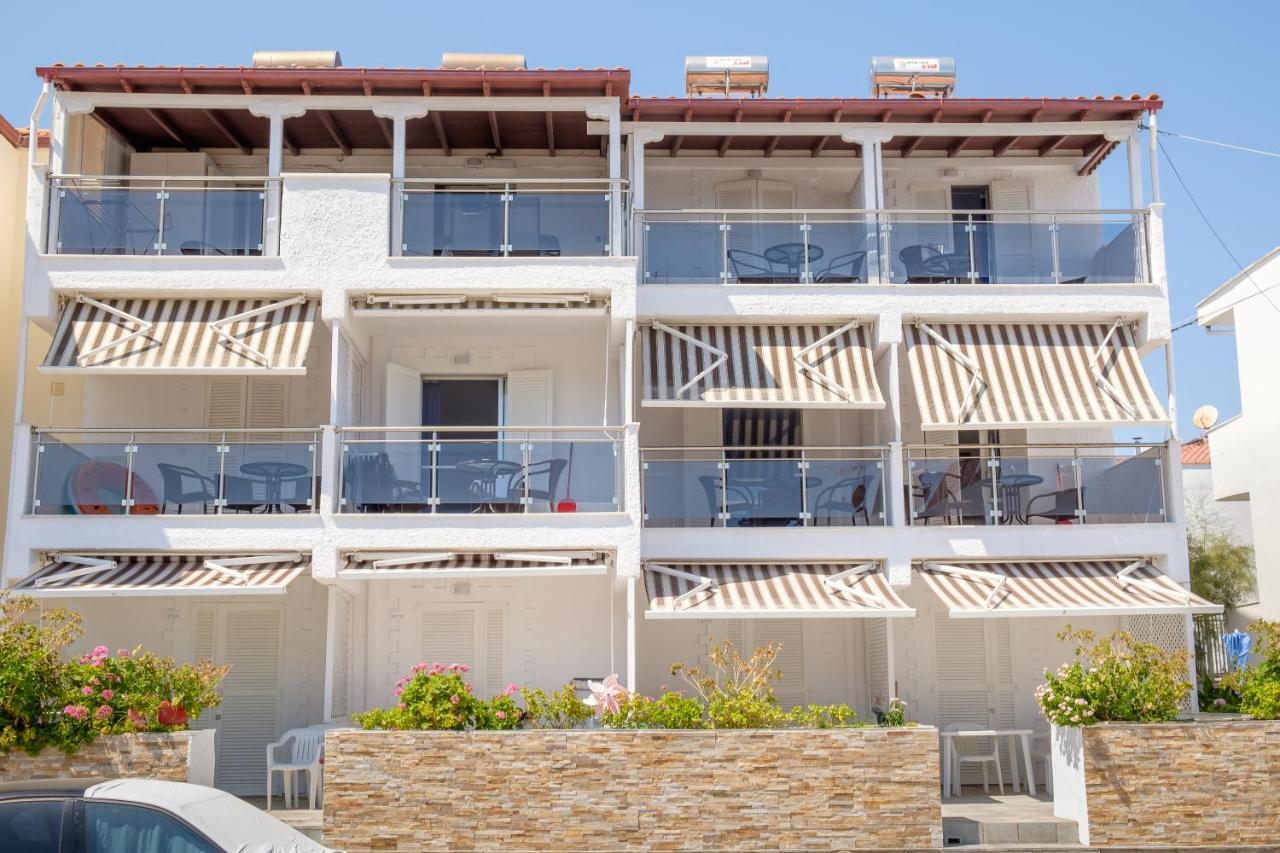 Blue Senses Apartments Sarti Bagian luar foto