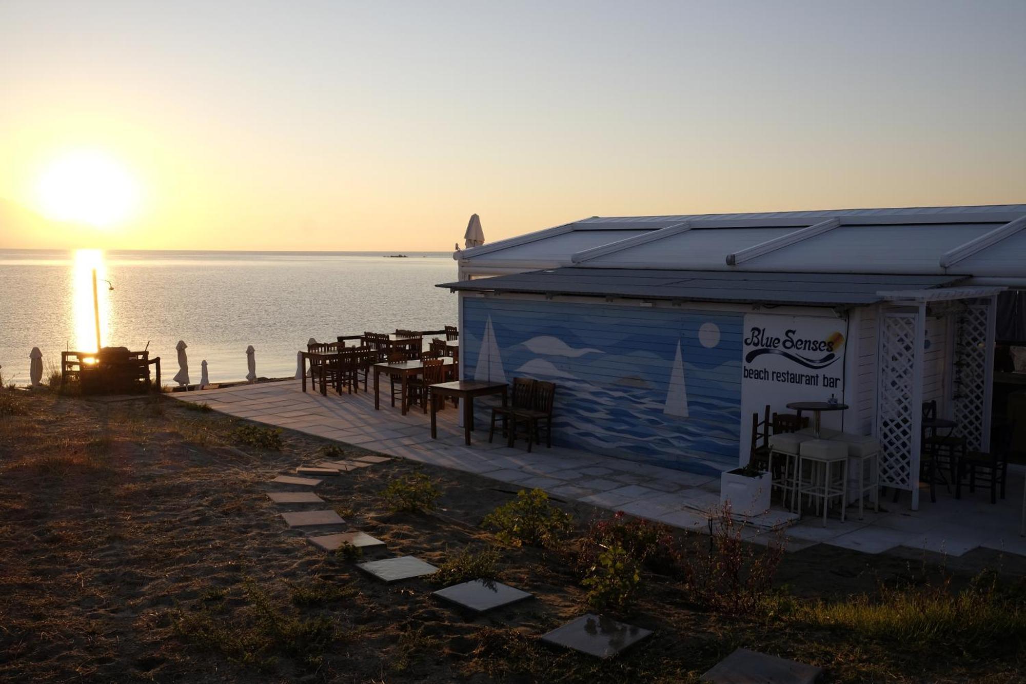 Blue Senses Apartments Sarti Bagian luar foto